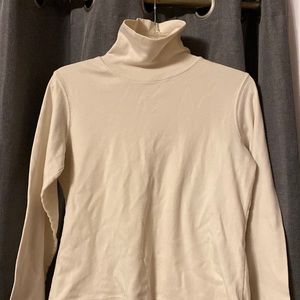 Denver Hayes turtleneck